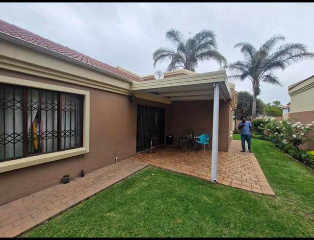 3 BEDROOM HOUSE FOR SALE IN COUNTRY VIEW